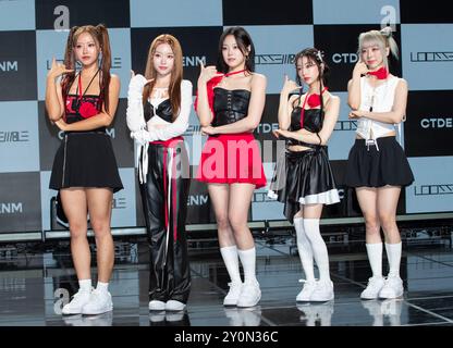 Seoul, Corea del Sud. 2 settembre 2024. (L to R) Hye-Ju, Go Won, Hyun Jin, Yeo Jin e vivi di Hong Kong, gruppo K-Pop Girl Loossemble, si esibisce sul palco durante il terzo mini album 'TTYL' showcase a Seoul, Corea del Sud, il 2 settembre 2024. (Foto di Lee Young-ho/Sipa USA) credito: SIPA USA/Alamy Live News Foto Stock