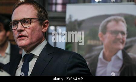 Londra, Regno Unito. 3 settembre 2024. Tom Tugendhat, deputato, candidato alla leadership del Partito Conservatore, lancia la sua campagna per la leadership del partito in un luogo vicino a Whitehall a Westminster. Tugendhat è attualmente Ministro ombra per la sicurezza. Londra, Regno Unito. 3 settembre 2024. I ministri del governo Starmer partecipano alla riunione del gabinetto a Downing Street. Crediti: Imageplotter/Alamy Live News Foto Stock