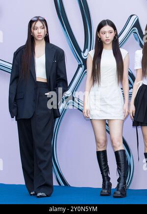 Seoul, Corea del Sud. 3 settembre 2024. (Da L a R) Hyein e Haerin, il gruppo femminile K-Pop NewJeans, partecipano a una chiamata fotografica per L'apertura della settimana della moda di Seul 2025 al Dongdaemun Design Plaza (DDP) di Seoul, Corea del Sud, il 3 settembre 2024. (Foto di Lee Young-ho/Sipa USA) credito: SIPA USA/Alamy Live News Foto Stock