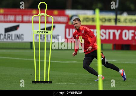 Cardiff, Regno Unito. 3 settembre 2024. Aaron Ramsey del Galles durante l'allenamento della squadra di calcio gallese a Hensol, vale of Glamorgan nel Galles del Sud martedì 3 settembre 2024. La squadra si sta allenando in vista della partita di campionato delle Nazioni UEFA contro la Turchia questa settimana. foto di Andrew Orchard/Andrew Orchard Sports Photography/ Alamy Live News Credit: Andrew Orchard Sports Photography/Alamy Live News Foto Stock