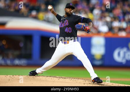 Il lanciatore titolare dei New York Mets Luis Severino n. 40 lancia durante il secondo inning della partita di baseball contro i Boston Red Sox al Citi Field di Corona, NY, lunedì 2 settembre 2024. (Foto: Gordon Donovan) Foto Stock