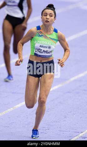 Parigi, Francia. 3 settembre 2024. Lamiya Valiyeva dell'Azerbaigian gareggia nei 100m T13 femminili durante il giorno 5 dei Giochi Paralimpici 2024 allo Stade De France di Parigi. Credito: SOPA Images Limited/Alamy Live News Foto Stock