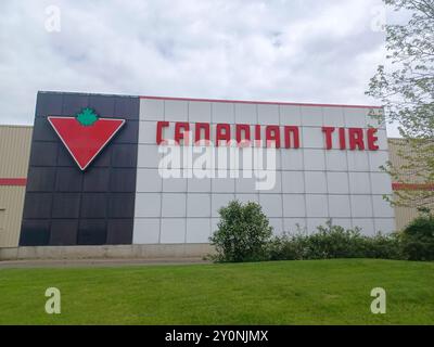 Toronto, ON, Canada – 2 maggio 2024: Canadian Tire Storefront. Canadian Tire è un'azienda canadese con sede centrale a Toronto Foto Stock