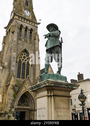 Statua del parlamentare e Lord Protettore del XVII secolo, Oliver Cromwell a St Ives nel Cambridgeshire, Inghilterra, Regno Unito. Foto Stock