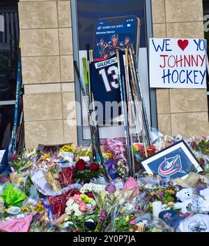 Johnny Gaudreau e suo fratello Matthew Gaudreau alla Nationwide Arena di Columbus, Ohio Foto Stock