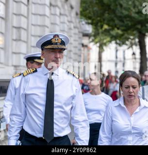 Londra, Regno Unito. 3 settembre 2024. Capo dello staff della difesa, l'ammiraglio Sir Tony Radakin KCB ADC lascia l'ufficio del Gabinetto, 70 Whitehall Londra Regno Unito credito: Ian Davidson/Alamy Live News Foto Stock