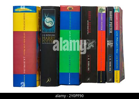 Selezione di libri di Harry Potter di JK Rowling isolati su sfondo bianco Foto Stock