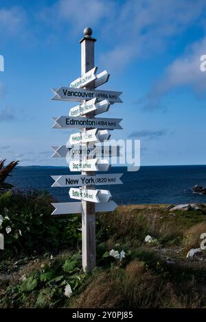 Indicazioni stradali per varie città dal faro di Green Point a Port de grave, Terranova e Labrador, Canada Foto Stock