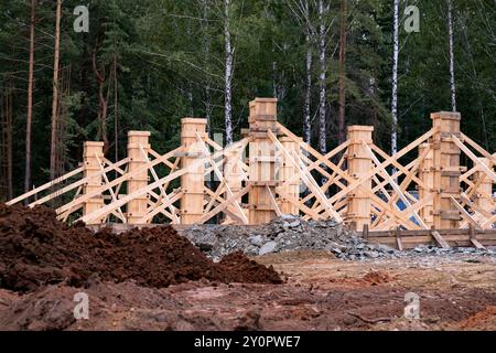 costruzione di una nuova casa nella foresta Foto Stock