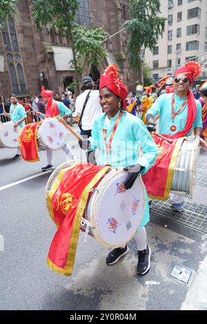 India Day Parade, sponsorizzata dalla FIA, Federation of Indian Associations, sulla Madison Avenue a New York. Foto Stock