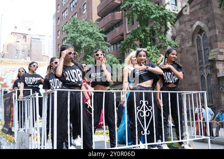 India Day Parade, sponsorizzata dalla FIA, Federation of Indian Associations, sulla Madison Avenue a New York. Foto Stock