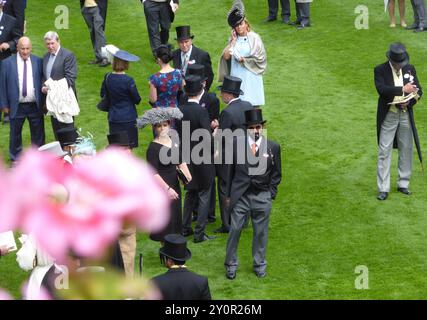 Lo sceicco Mohamed bin Rashid al Maktoum con la sua allora moglie la principessa Haya bint Hussein a Royal Ascot Foto Stock