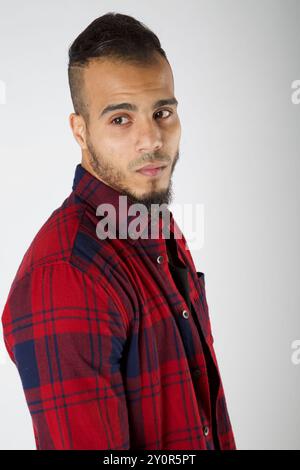 Ritratto di un uomo che indossa una camicia a quadri Foto Stock