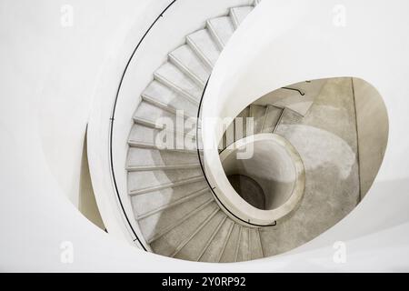 Scala a chiocciola, Museo Unterlinden, Museo Unterlinden, nuovo edificio degli architetti Herzog e de Meuron, Colmar, Alsazia, Francia, Europa Foto Stock