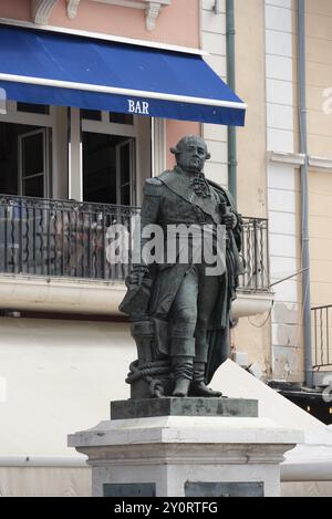 Monumento a Pierre Andre de Suffren, ufficiale di marina e viceammiraglio, nato nel 1726 a Saint Tropez, Provence-Alpes-Cote d'Azur, Francia, Europa Foto Stock