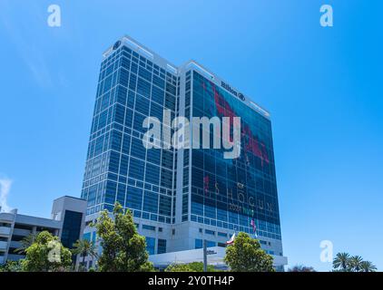 L'Hilton San Diego Bayfront e' un hotel per convegni a 30 piani che si affaccia sulla Baia di San Diego. Foto Stock