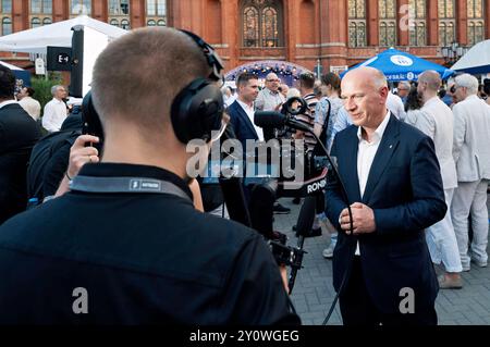 Kai Wegner beim 22. Berliner Hoffest am Roten Rathaus. Berlino, 03.09.2024 *** Kai Wegner al 22 Berlin Court Festival al Rotes Rathaus Berlin, 03 09 2024 foto:XS.xZeitzx/xFuturexImagex hoffest 4914 Foto Stock