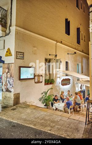 Sitges, Barcellona - 04 settembre 2024: Cena a Sitges Foto Stock