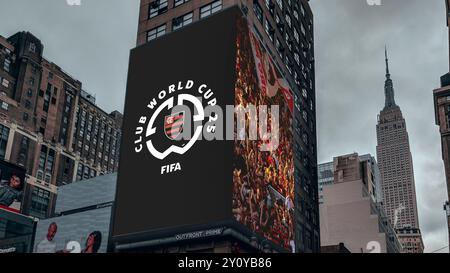 Mockup come esempio per il marketing di cartelloni pubblicitari per la Coppa del mondo FIFA Club 25, CR Flamengo, New York City, NY, SOLO EDITORIALE USA! Foto Stock