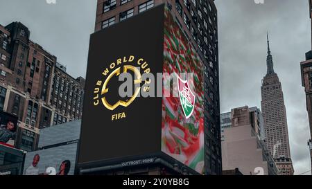 Mockup come esempio per il marketing di cartelloni pubblicitari per la Coppa del mondo FIFA Club 25, Fluminense, New York City, NY, SOLO EDITORIALE USA! Foto Stock