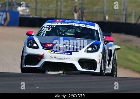 Samuel Harvey, Porsche 718 Cayman GT4 Clubsport, Xentek Motorsport, Porsche Sprint Challenge Gran Bretagna 2024, una singola serie di marchi con tutti i drive Foto Stock