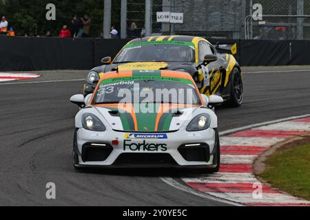 Reece Somerfield, Porsche 718 Cayman GT4 RS Clubsport, Breakell Racing, Porsche Sprint Challenge Gran Bretagna 2024, una singola serie di marchi con tutti i Foto Stock