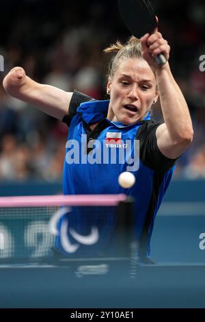 Parigi, Francia. 4 settembre 2024. Natalia Partyka della Polonia gareggia durante la finale di singolo femminile di Para Table Tennis WS10 contro Yang Qian dell'Australia ai Giochi Paralimpici di Parigi 2024, in Francia, 4 settembre 2024. Crediti: Zhang Cheng/Xinhua/Alamy Live News Foto Stock