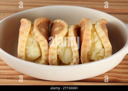 Tipo dorayaki dolce giapponese ripieno di panna Foto Stock