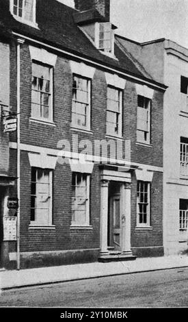 Brooklyn House a Towcester, Northampton, una proprietà in attesa di sviluppo per la Northampton Co-Op (1920). Da una serie di fotografie che celebrano il giubileo della Northampton Co-operative Society Ltd, (1870-1920). La Co-operative Society era una cooperativa britannica per i consumatori ed è oggi nota come Co-operative Group Ltd. Nel diciannovesimo e ventesimo secolo le cooperative erano gestite su base regionale. Foto Stock