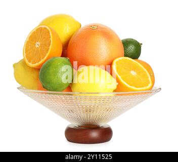 Vaso di vetro con frutta fresca diversa isolata su bianco Foto Stock