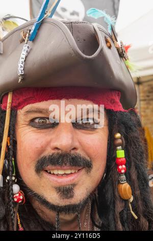 England, Kent, Faversham, The Annual Pirate Festival, Portrait of male Participant Dresssed in Pirate Costume Foto Stock