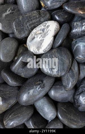 Ciottoli colorati, immagine di sfondo, primo piano, a grandezza naturale Foto Stock