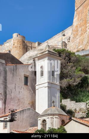 chiesa di sant'erasmo, alla base della scalinata che sale verso la Cittadella, Bonifacio, Corse-du-Sud, Corsica, Francia Foto Stock