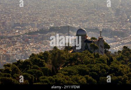 Vista aerea della città di Barcellona dalla collina Tibidabo Foto Stock