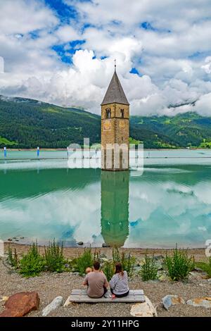 Torre della Chiesa di Alt-Graun nel Lago di Resia, Vinschgau, Trentino-alto Adige, Graun, Curon Venosta, Graun im Vinschgau, Val Venosta, Vinschgau, Provincia di Bolzano, alto Adige, alto Adige, Alpi, Trentino-alto Adige, Italia Foto Stock