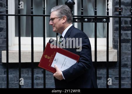 Londra, Regno Unito. 4 settembre 2024. Il primo ministro Keir Starmer lascia Downing Street al 10 di Downing Street per rispondere alle domande del primo ministro a Londra. Credito: SOPA Images Limited/Alamy Live News Foto Stock