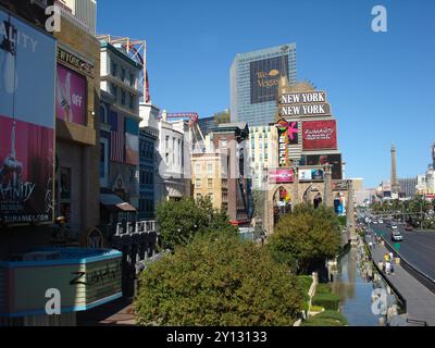 Las Vegas, Nevada - 25 ottobre 2009: Una vista dell'esterno del New York-New York Hotel and Casino sulla Strip di Las Vegas Foto Stock