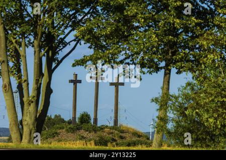 Le tre croci vicino a Freiberg, Sassonia. Secondo la leggenda, tre consiglieri di Freiberg furono giustiziati in questo posto. Tuttavia, non ci sono prove di Foto Stock