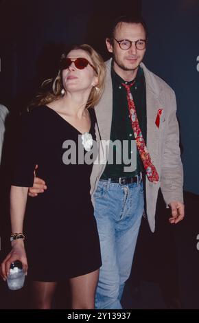 Natasha Richardson e Liam Neeson assistono alla serata di apertura di 'Anna Christie' al Criterion Center Stage della Roundabout Theatre Company a New York City il 14 gennaio 1993. Foto di Henry McGee/MediaPunch Foto Stock