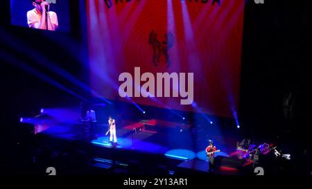 Inglewood, California, USA 28 agosto 2024 i cantanti/fratelli Henry Beasley e Pierre Beasley di Ball Brigada aprono il concerto Twenty One Pilots The Clancy World Tour all'Intuit Dome il 28 agosto 2024 a Inglewood, California, USA. Foto di Barry King/Alamy Stock Photo Foto Stock