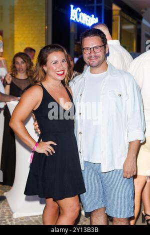 Grand Opening - le Consulat Sarah Tkotsch und Thomas Drechsel beim Grand Opening Bistrot Restaurant le Consulat AM 04.09.2024 a Berlino. *** Grande apertura le Consulat Sarah Tkotsch e Thomas Drechsel al Grand Opening Bistrot Restaurant le Consulat il 04 09 2024 a Berlino Copyright: XEventpressxKochanx Foto Stock