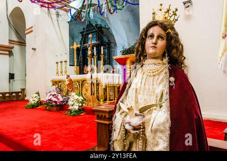 Vergine, Chiesa di Santiago Apóstol, 1547, Santiago Atitlan, dipartimento di Sololá, Guatemala, America centrale. Foto Stock