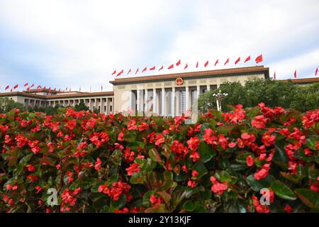 Pechino, Cina. 5 settembre 2024. Questa foto scattata il 5 settembre 2024 mostra una vista esterna della grande sala del popolo di Pechino, capitale della Cina. Il Vertice del 2024 sulla cooperazione Cina-Africa (FOCAC) si è aperto qui giovedì. Crediti: Jin Liangkuai/Xinhua/Alamy Live News Foto Stock