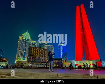 Shanghai, Cina, Vista panoramica, skyline, centro città, architettura moderna, edifici per uffici, skyline, notte, Vista panoramica di Pudong dal Bund Foto Stock