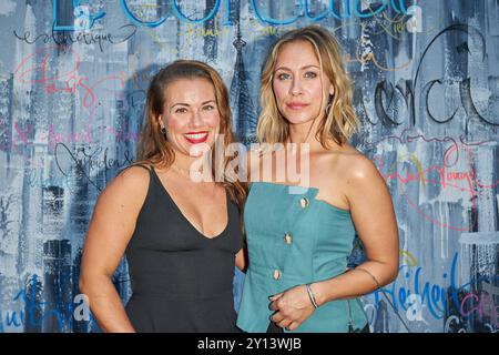 Sarah Tkotsch und Sina Tkotsch - grande apertura dei bistrot le Consulat a Berlino, 04.09.2024. Grande apertura Bistrot le Consulat *** Sarah Tkotsch e Sina Tkotsch grande apertura Bistrot le Consulat a Berlino il 04 09 2024 grande apertura Bistrot le Consulat Foto Stock