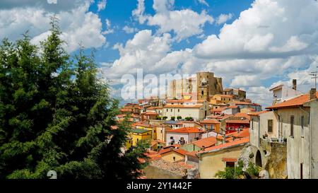 Castello e borgo medievale di Monteverde Irpino, Avellino, Campania. Italia Foto Stock