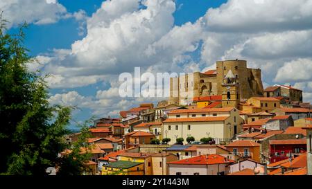 Castello e borgo medievale di Monteverde Irpino, Avellino, Campania. Italia Foto Stock