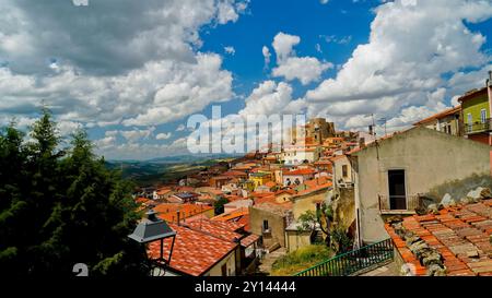 Castello e borgo medievale di Monteverde Irpino, Avellino, Campania. Italia Foto Stock