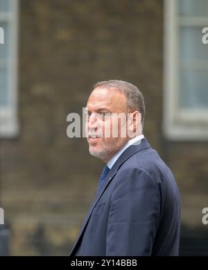 Dr. Husam Zomlot - Capo della missione palestinese nel Regno Unito - partenza 10 Downing Street 4 settembre 2024 Foto Stock