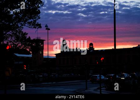 Tramonto sulla strada a Malmo, Svezia Foto Stock